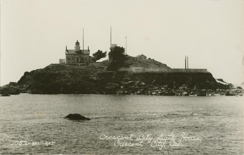 Crescent City Light House, Crescent City, Cal - 1052-ART-RAY